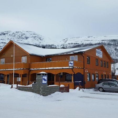 Henriksen Gjestestue Sorkjosen Bagian luar foto