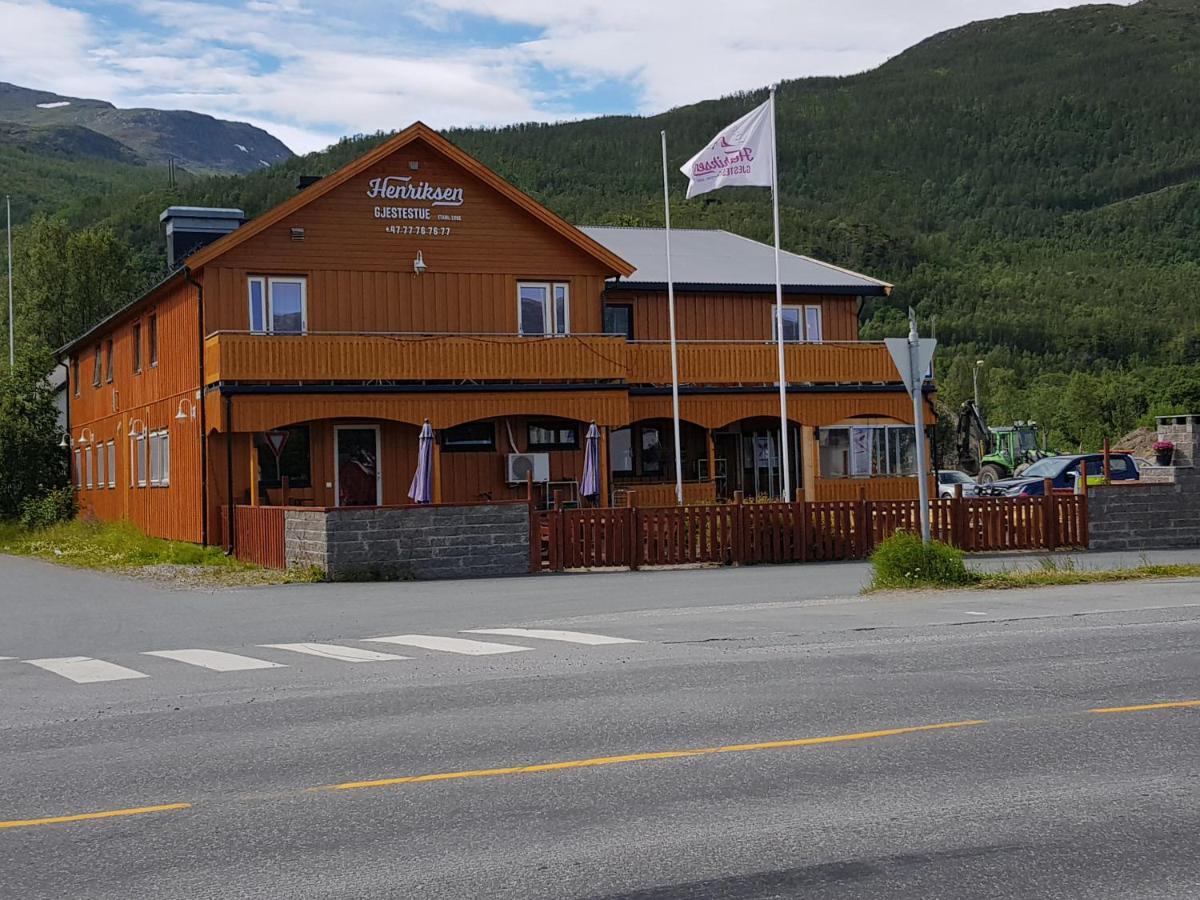 Henriksen Gjestestue Sorkjosen Bagian luar foto